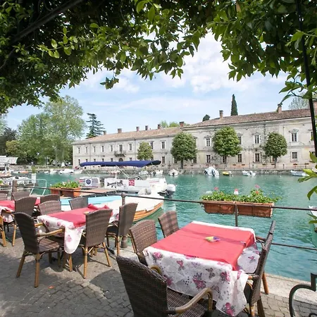 Villetta Mazzini Front - Happy *